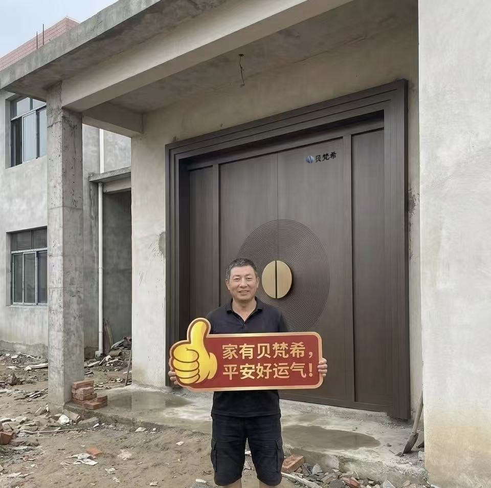 贝梵希自建房铸铝门安装完成现场实拍